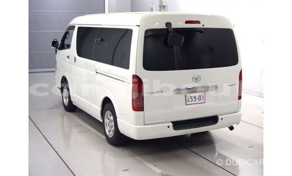 Buy Import Toyota Regius White Car in Import - Dubai in Ali Sabieh Region Buy Import Toyota Regius White Car in Import - Dubai in Ali Sabieh Region