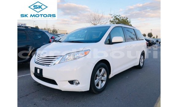 Acheter Import Voiture Toyota Sienna Blanc à Import - Dubai, Ali Sabieh Region