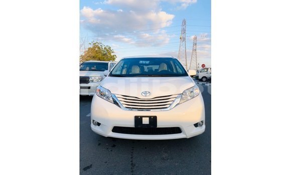 Buy Import Toyota Sienna White Car in Import - Dubai in Ali Sabieh Region Buy Import Toyota Sienna White Car in Import - Dubai in Ali Sabieh Region