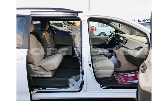 Buy Import Toyota Sienna White Car in Import - Dubai in Ali Sabieh Region Buy Import Toyota Sienna White Car in Import - Dubai in Ali Sabieh Region