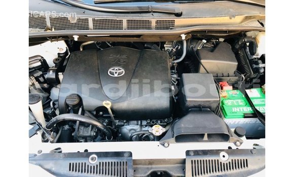 Buy Import Toyota Sienna White Car in Import - Dubai in Ali Sabieh Region Buy Import Toyota Sienna White Car in Import - Dubai in Ali Sabieh Region