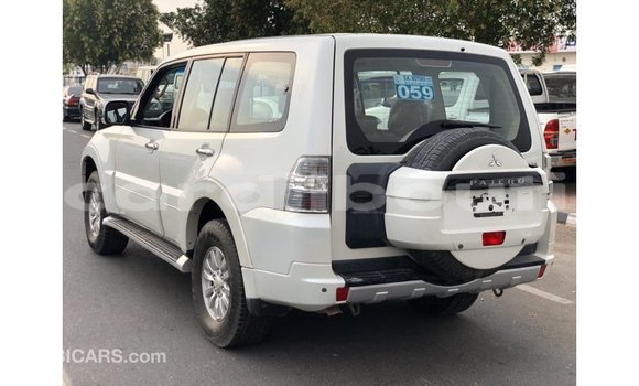 Acheter Import Voiture Mitsubishi Pajero Blanc à Import - Dubai, Ali Sabieh Region Acheter Import Voiture Mitsubishi Pajero Blanc à Import - Dubai, Ali Sabieh Region
