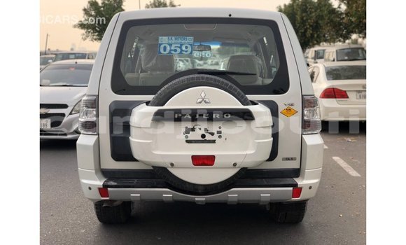 Acheter Import Voiture Mitsubishi Pajero Blanc à Import - Dubai, Ali Sabieh Region Acheter Import Voiture Mitsubishi Pajero Blanc à Import - Dubai, Ali Sabieh Region