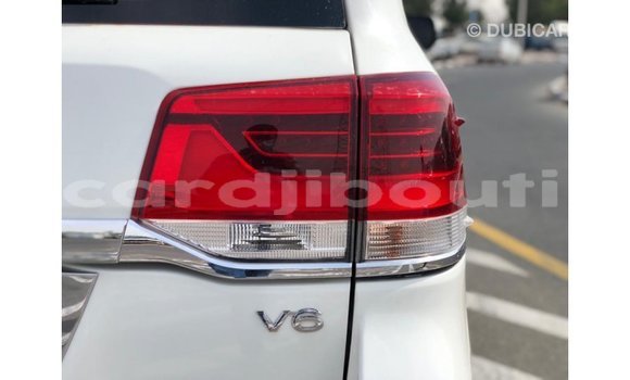 Buy Import Toyota Land Cruiser White Car in Import - Dubai in Ali Sabieh Region Buy Import Toyota Land Cruiser White Car in Import - Dubai in Ali Sabieh Region