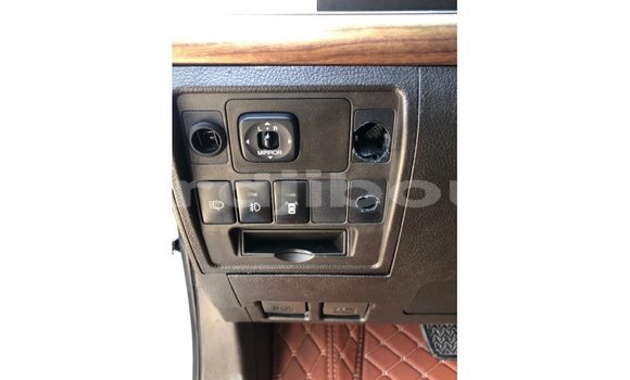 Buy Import Toyota Land Cruiser White Car in Import - Dubai in Ali Sabieh Region Buy Import Toyota Land Cruiser White Car in Import - Dubai in Ali Sabieh Region