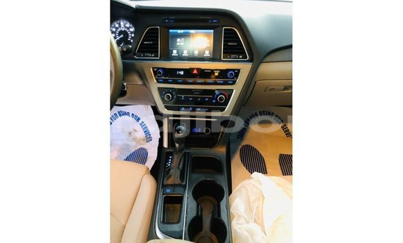 Buy Import Hyundai Sonata Red Car in Import - Dubai in Ali Sabieh Region Buy Import Hyundai Sonata Red Car in Import - Dubai in Ali Sabieh Region