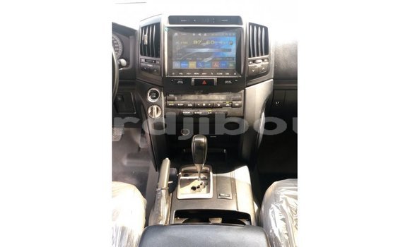 Buy Import Toyota Land Cruiser White Car in Import - Dubai in Ali Sabieh Region Buy Import Toyota Land Cruiser White Car in Import - Dubai in Ali Sabieh Region