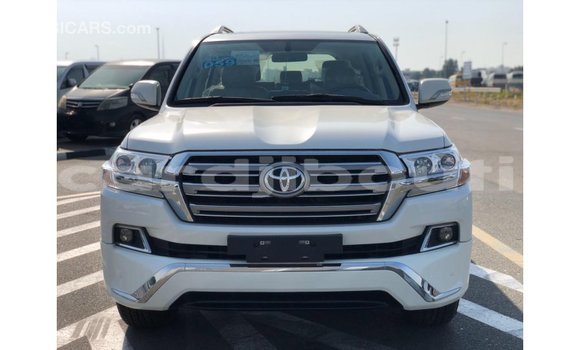 Buy Import Toyota Land Cruiser White Car in Import - Dubai in Ali Sabieh Region Buy Import Toyota Land Cruiser White Car in Import - Dubai in Ali Sabieh Region