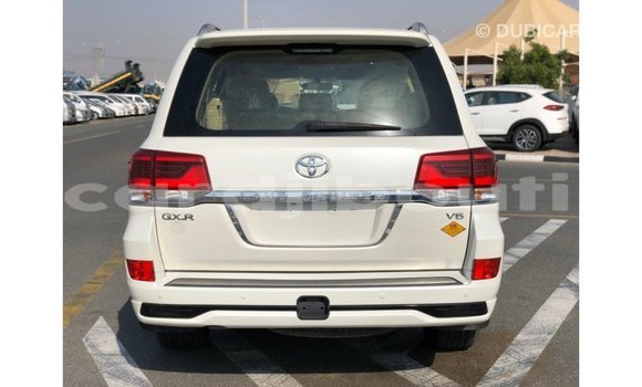 Buy Import Toyota Land Cruiser White Car in Import - Dubai in Ali Sabieh Region Buy Import Toyota Land Cruiser White Car in Import - Dubai in Ali Sabieh Region