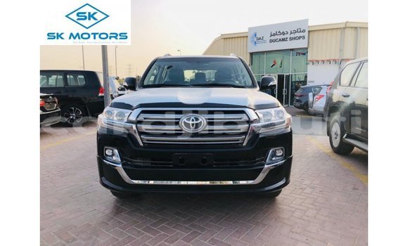 Buy Import Toyota Land Cruiser Black Car in Import - Dubai in Ali Sabieh Region