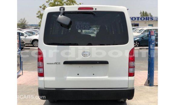Buy Import Toyota Hiace White Car in Import - Dubai in Ali Sabieh Region Buy Import Toyota Hiace White Car in Import - Dubai in Ali Sabieh Region