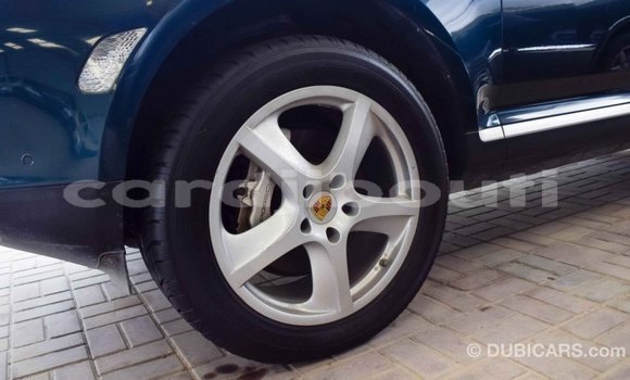 Acheter Import Voiture Porsche Cayenne Vert à Import - Dubai, Ali Sabieh Region