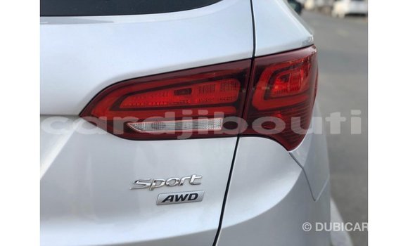 Buy Import Hyundai Santa Fe Other Car in Import - Dubai in Ali Sabieh Region Buy Import Hyundai Santa Fe Other Car in Import - Dubai in Ali Sabieh Region