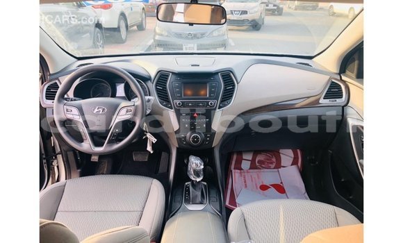 Buy Import Hyundai Santa Fe Other Car in Import - Dubai in Ali Sabieh Region Buy Import Hyundai Santa Fe Other Car in Import - Dubai in Ali Sabieh Region
