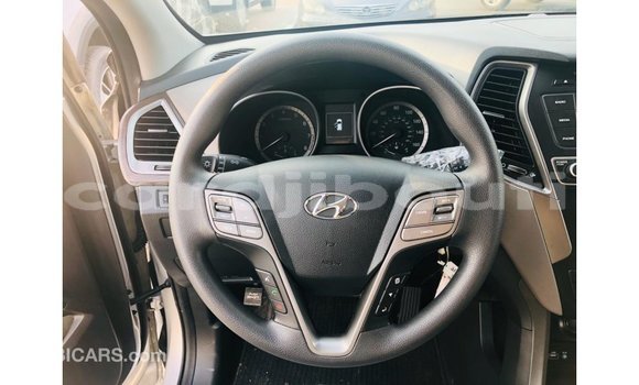 Buy Import Hyundai Santa Fe Other Car in Import - Dubai in Ali Sabieh Region Buy Import Hyundai Santa Fe Other Car in Import - Dubai in Ali Sabieh Region