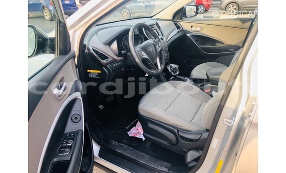 Buy Import Hyundai Santa Fe Other Car in Import - Dubai in Ali Sabieh Region Buy Import Hyundai Santa Fe Other Car in Import - Dubai in Ali Sabieh Region