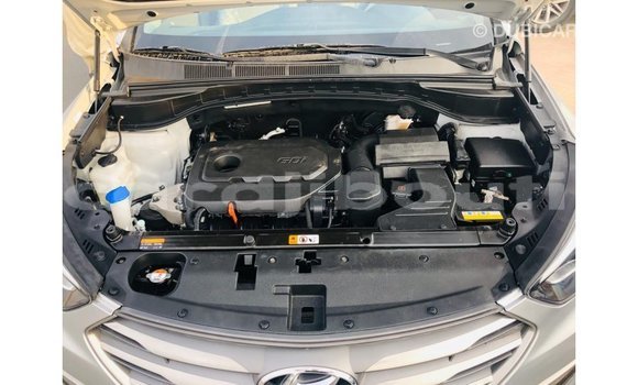 Buy Import Hyundai Santa Fe Other Car in Import - Dubai in Ali Sabieh Region Buy Import Hyundai Santa Fe Other Car in Import - Dubai in Ali Sabieh Region
