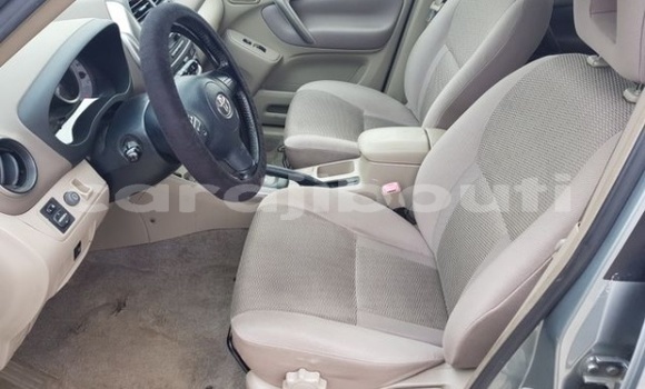 Acheter Import Voiture Toyota RAV4 Autre à Djibouti, Djibouti Region Acheter Import Voiture Toyota RAV4 Autre à Djibouti, Djibouti Region