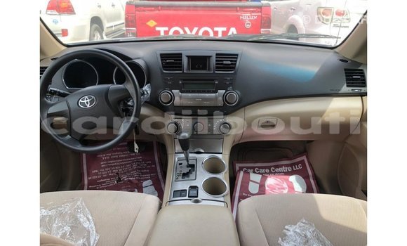 Buy Import Toyota Highlander Blue Car in Import - Dubai in Ali Sabieh Region Buy Import Toyota Highlander Blue Car in Import - Dubai in Ali Sabieh Region