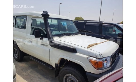 Buy Import Toyota Land Cruiser White Car in Import - Dubai in Ali Sabieh Region Buy Import Toyota Land Cruiser White Car in Import - Dubai in Ali Sabieh Region