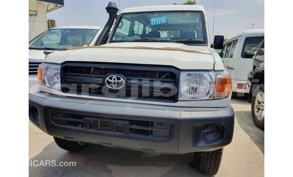 Buy Import Toyota Land Cruiser White Car in Import - Dubai in Ali Sabieh Region Buy Import Toyota Land Cruiser White Car in Import - Dubai in Ali Sabieh Region