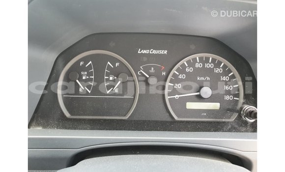 Buy Import Toyota Land Cruiser White Car in Import - Dubai in Ali Sabieh Region Buy Import Toyota Land Cruiser White Car in Import - Dubai in Ali Sabieh Region