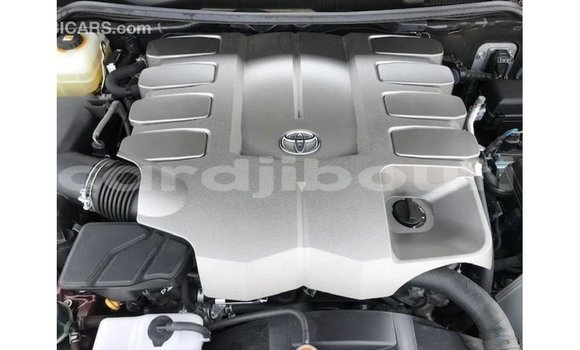 Acheter Import Voiture Toyota Land Cruiser Rouge à Import - Dubai, Ali Sabieh Region Acheter Import Voiture Toyota Land Cruiser Rouge à Import - Dubai, Ali Sabieh Region
