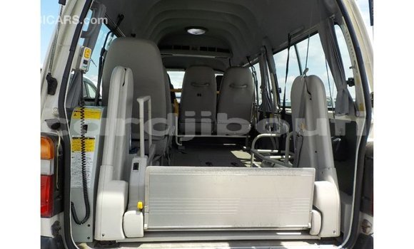 Buy Import Toyota Hiace White Car in Import - Dubai in Ali Sabieh Region Buy Import Toyota Hiace White Car in Import - Dubai in Ali Sabieh Region