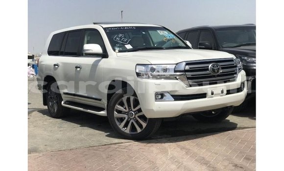 Acheter Import Voiture Toyota Land Cruiser Blanc à Import - Dubai, Ali Sabieh Region