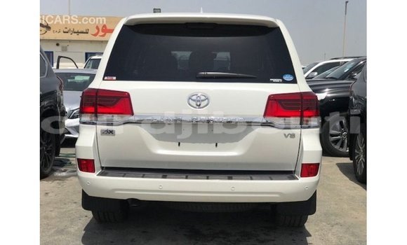 Acheter Import Voiture Toyota Land Cruiser Blanc à Import - Dubai, Ali Sabieh Region Acheter Import Voiture Toyota Land Cruiser Blanc à Import - Dubai, Ali Sabieh Region