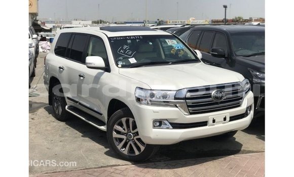 Acheter Import Voiture Toyota Land Cruiser Blanc à Import - Dubai, Ali Sabieh Region Acheter Import Voiture Toyota Land Cruiser Blanc à Import - Dubai, Ali Sabieh Region