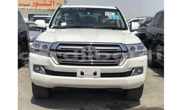 Acheter Import Voiture Toyota Land Cruiser Blanc à Import - Dubai, Ali Sabieh Region Acheter Import Voiture Toyota Land Cruiser Blanc à Import - Dubai, Ali Sabieh Region