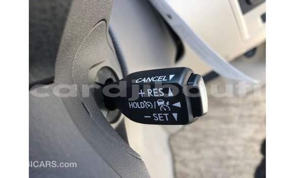 Acheter Import Voiture Toyota Land Cruiser Blanc à Import - Dubai, Ali Sabieh Region Acheter Import Voiture Toyota Land Cruiser Blanc à Import - Dubai, Ali Sabieh Region