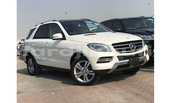 Buy Import Mercedes-Benz 190 White Car in Import - Dubai in Ali Sabieh Region Buy Import Mercedes-Benz 190 White Car in Import - Dubai in Ali Sabieh Region
