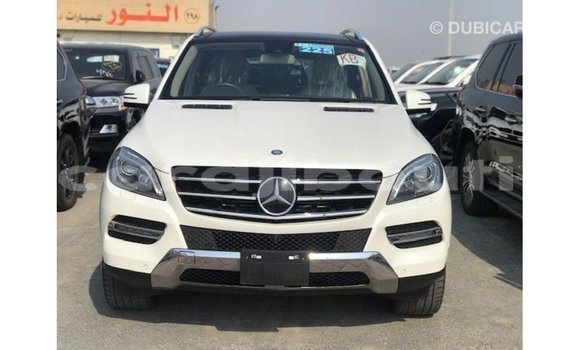 Acheter Import Voiture Mercedes-Benz 190 Blanc à Import - Dubai, Ali Sabieh Region Acheter Import Voiture Mercedes-Benz 190 Blanc à Import - Dubai, Ali Sabieh Region