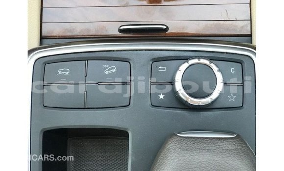 Acheter Import Voiture Mercedes-Benz 190 Blanc à Import - Dubai, Ali Sabieh Region Acheter Import Voiture Mercedes-Benz 190 Blanc à Import - Dubai, Ali Sabieh Region