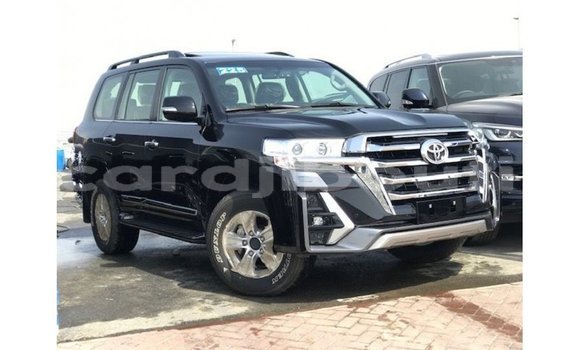 Buy Import Toyota Land Cruiser Black Car in Import - Dubai in Ali Sabieh Region