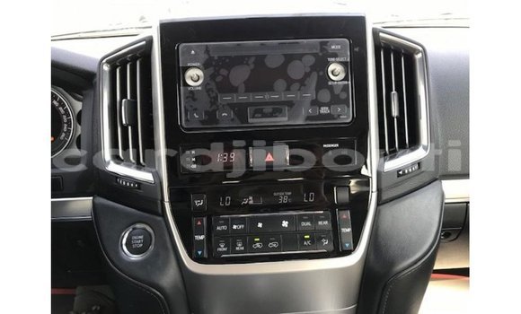 Acheter Import Voiture Toyota Land Cruiser Noir à Import - Dubai, Ali Sabieh Region Acheter Import Voiture Toyota Land Cruiser Noir à Import - Dubai, Ali Sabieh Region