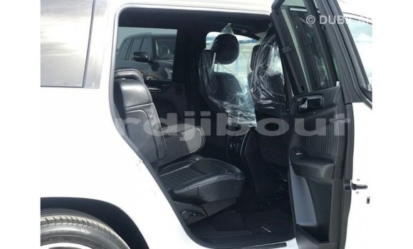 Acheter Import Voiture Mercedes-Benz 190 Blanc à Import - Dubai, Ali Sabieh Region Acheter Import Voiture Mercedes-Benz 190 Blanc à Import - Dubai, Ali Sabieh Region