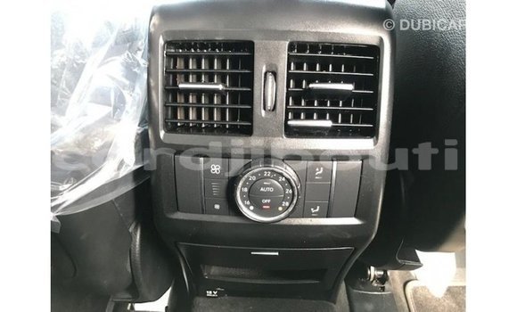 Acheter Import Voiture Mercedes-Benz 190 Blanc à Import - Dubai, Ali Sabieh Region Acheter Import Voiture Mercedes-Benz 190 Blanc à Import - Dubai, Ali Sabieh Region