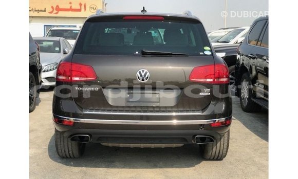 Acheter Import Voiture Volkswagen Touareg Marron à Import - Dubai, Ali Sabieh Region Acheter Import Voiture Volkswagen Touareg Marron à Import - Dubai, Ali Sabieh Region