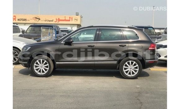 Acheter Import Voiture Volkswagen Touareg Marron à Import - Dubai, Ali Sabieh Region Acheter Import Voiture Volkswagen Touareg Marron à Import - Dubai, Ali Sabieh Region