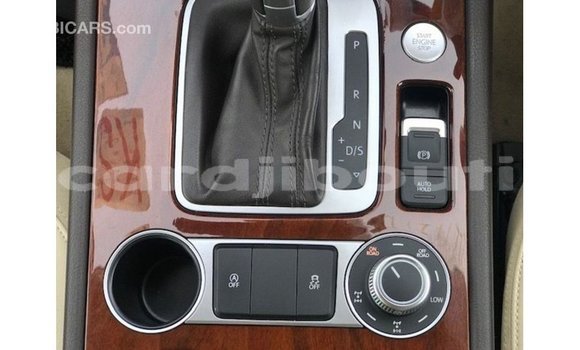 Acheter Import Voiture Volkswagen Touareg Marron à Import - Dubai, Ali Sabieh Region Acheter Import Voiture Volkswagen Touareg Marron à Import - Dubai, Ali Sabieh Region