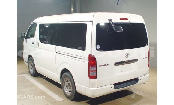Acheter Import Voiture Toyota Hiace Blanc à Import - Dubai, Ali Sabieh Region Acheter Import Voiture Toyota Hiace Blanc à Import - Dubai, Ali Sabieh Region