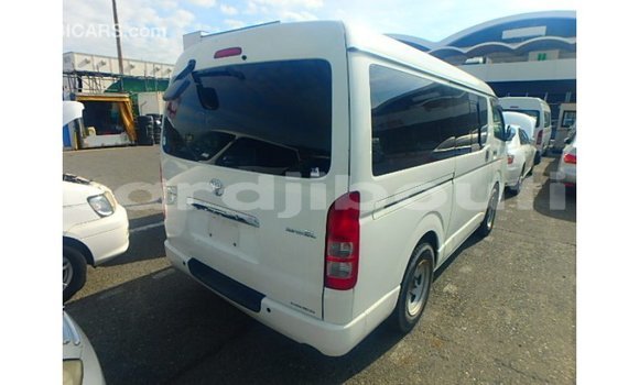 Acheter Import Voiture Toyota Hiace Blanc à Import - Dubai, Ali Sabieh Region Acheter Import Voiture Toyota Hiace Blanc à Import - Dubai, Ali Sabieh Region