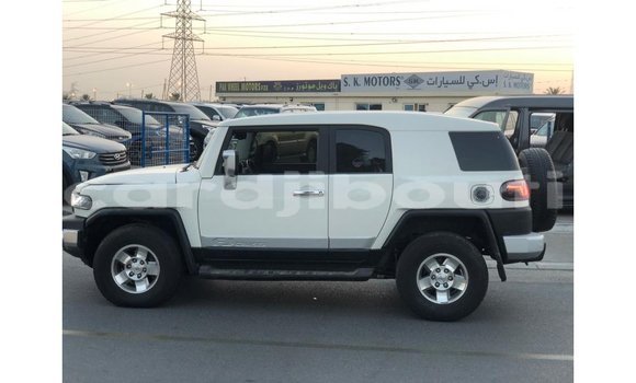 Buy Import Toyota FJ Cruiser White Car in Import - Dubai in Ali Sabieh Region Buy Import Toyota FJ Cruiser White Car in Import - Dubai in Ali Sabieh Region