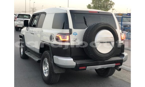 Buy Import Toyota FJ Cruiser White Car in Import - Dubai in Ali Sabieh Region Buy Import Toyota FJ Cruiser White Car in Import - Dubai in Ali Sabieh Region