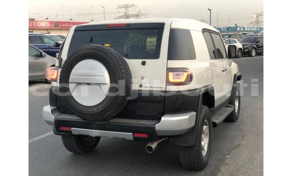 Buy Import Toyota FJ Cruiser White Car in Import - Dubai in Ali Sabieh Region Buy Import Toyota FJ Cruiser White Car in Import - Dubai in Ali Sabieh Region