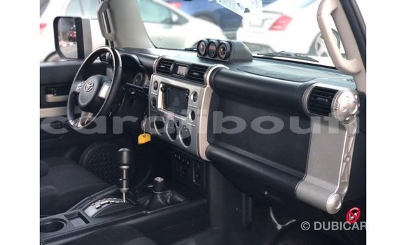 Buy Import Toyota FJ Cruiser White Car in Import - Dubai in Ali Sabieh Region Buy Import Toyota FJ Cruiser White Car in Import - Dubai in Ali Sabieh Region
