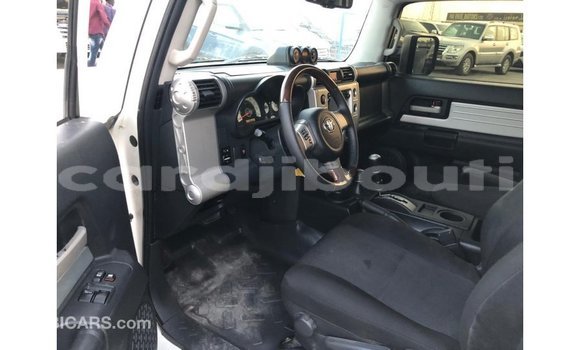 Buy Import Toyota FJ Cruiser White Car in Import - Dubai in Ali Sabieh Region Buy Import Toyota FJ Cruiser White Car in Import - Dubai in Ali Sabieh Region